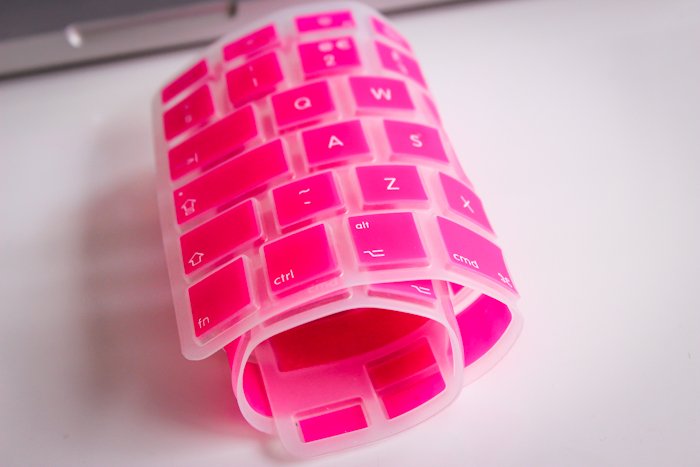 macbook_pro_pink_keyboard_cover-7932